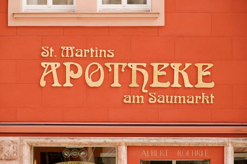 Apotheke Kariere - wir suchen Apotheker/*innen, PTAs und PKAs