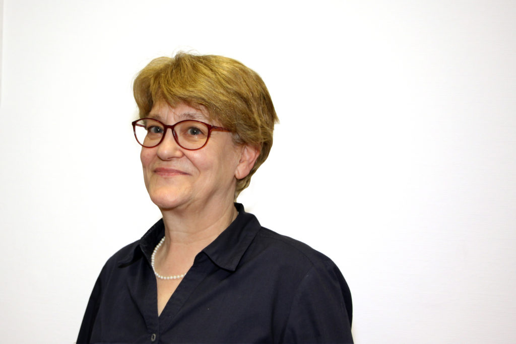 Pharmazeutisch-kaufmännische Angestellte und Bürokraft Silvia Weiler